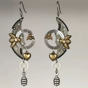 Large Mechanical Gear with Bees Earrings BRAND NEW